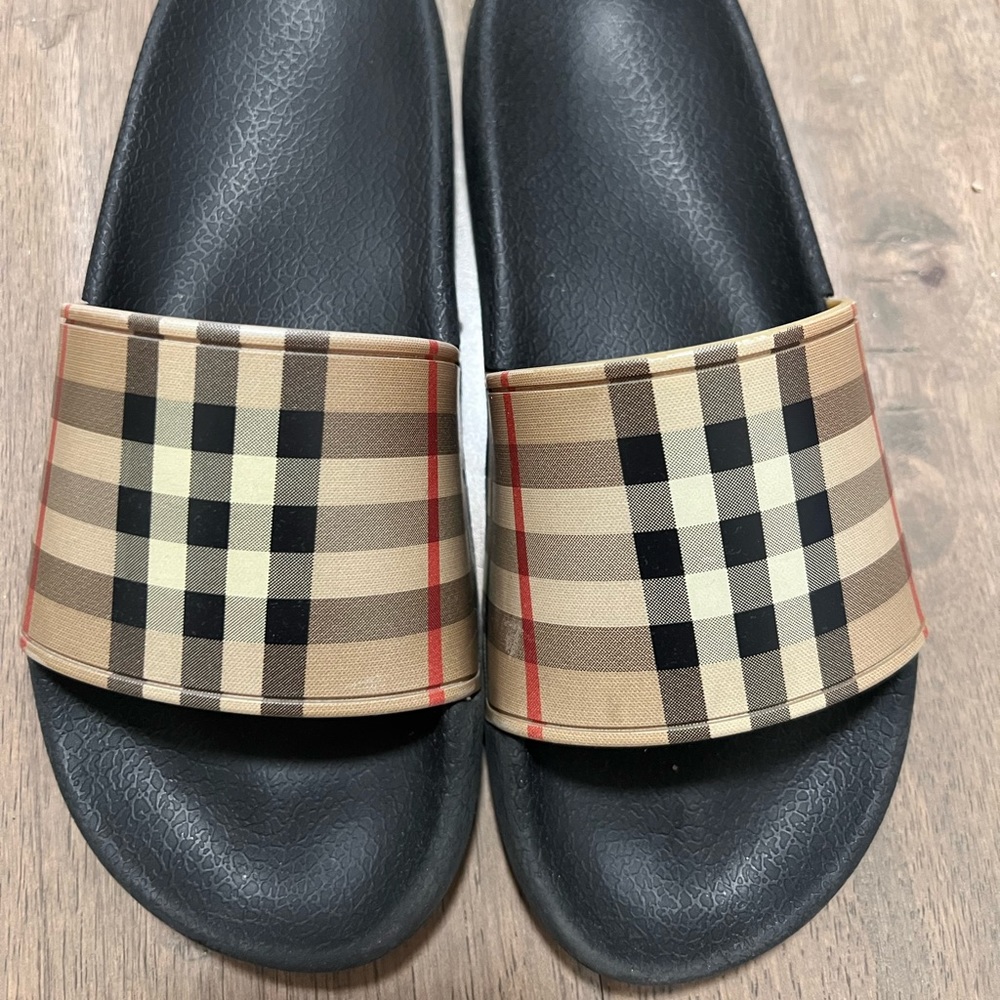 Burberry sliders